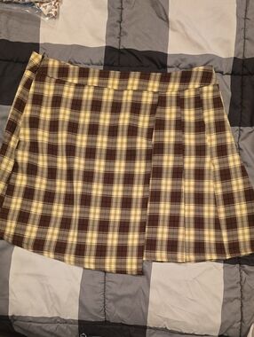 NWOT Zaful Yellow and Brown Plaid Mini Skirt